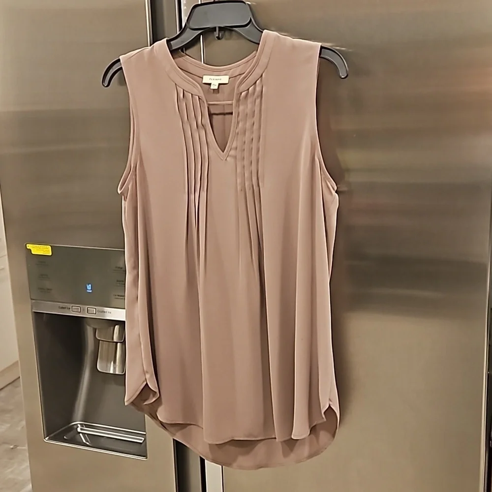 💕PLEIONE💕 Sleeveless Blouse with Pleating Detail ~ Taupe Small